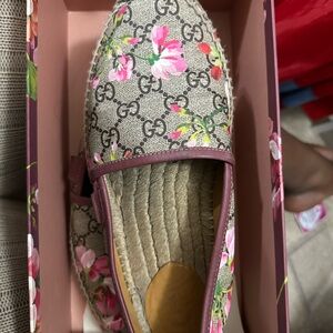Gucci Pink and Cream Espadrilles with Floral Design